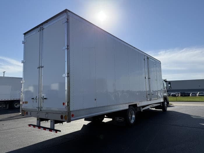 2026 Isuzu FTR — photo 7