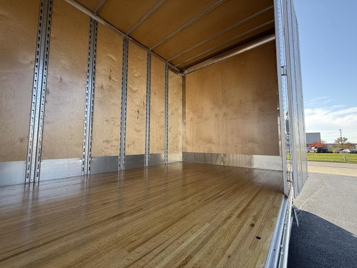 2026 Isuzu FTR — photo 16