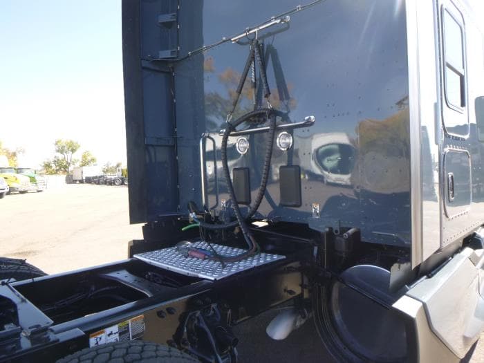 2023 Kenworth T680 — photo 29