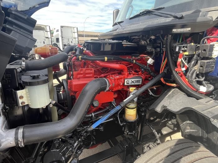 2022 International LT — photo 10