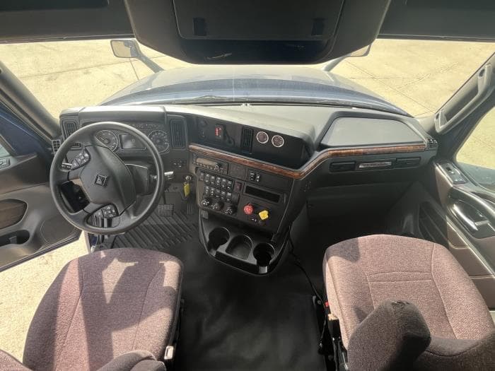 2022 International LT — photo 16
