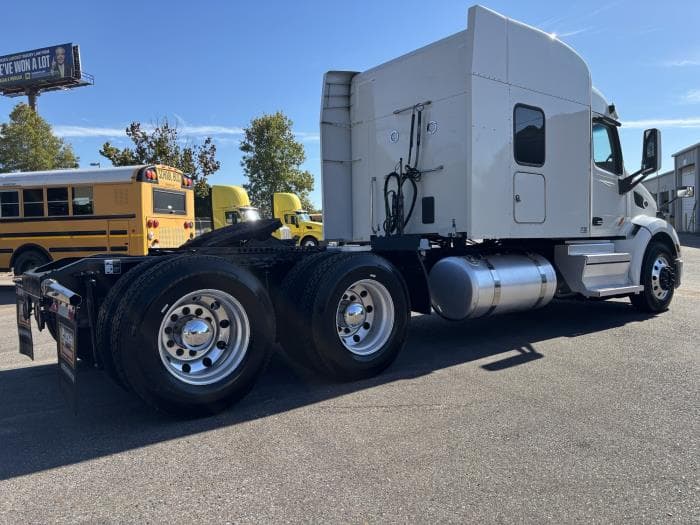 2022 Peterbilt 579 — photo 7
