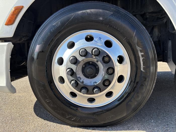 2022 Peterbilt 579 — photo 10