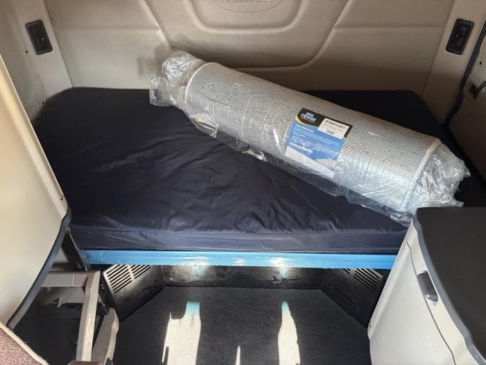 2022 Peterbilt 579 — photo 25