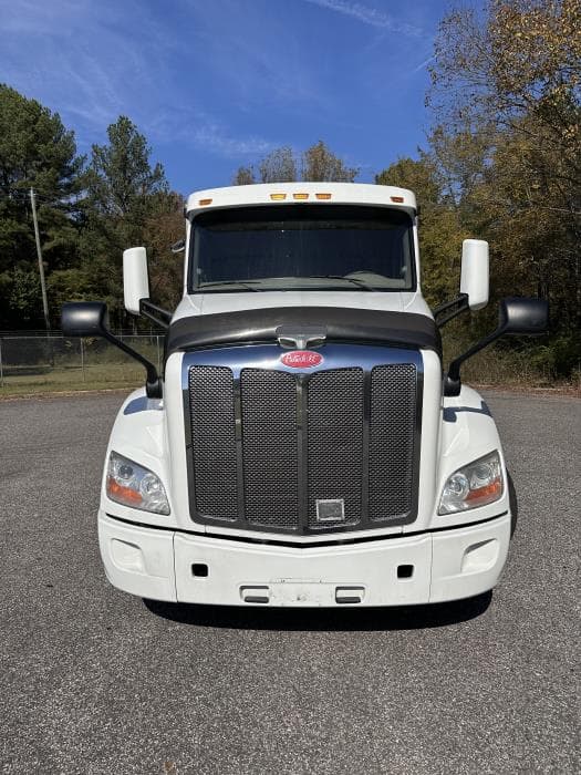 2022 Peterbilt 579 — photo 6