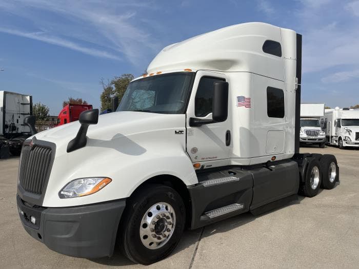 2021 International LT — photo 2