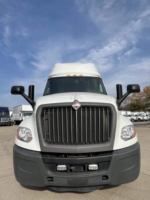 2021 International LT — photo 8