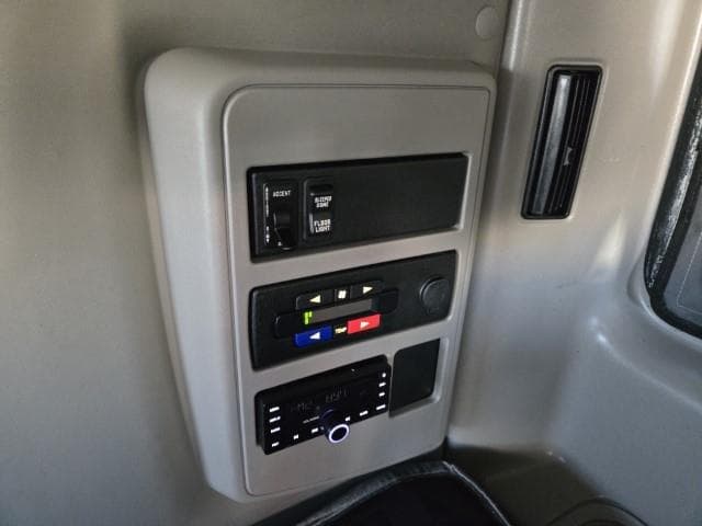 2024 International LT — photo 11