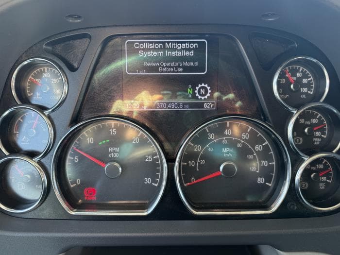 2022 Peterbilt 579 — photo 3