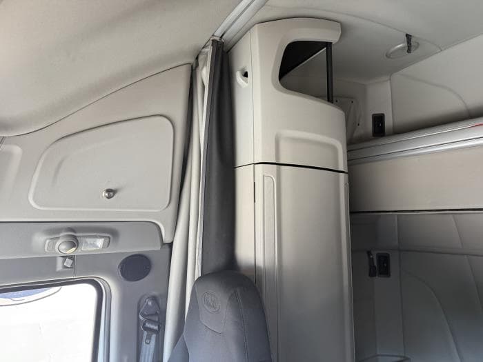 2022 Peterbilt 579 — photo 7