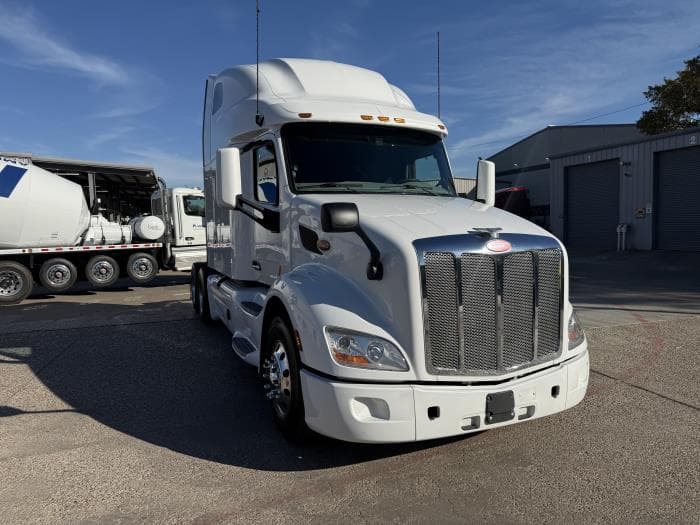 2022 Peterbilt 579 — photo 23