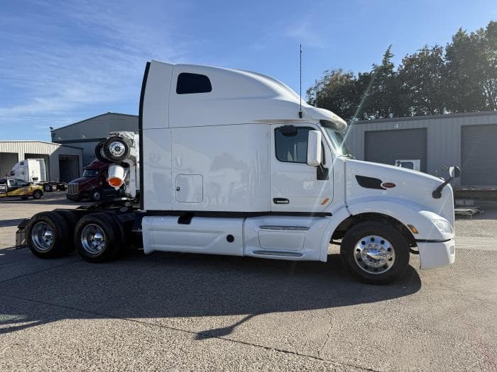 2022 Peterbilt 579 — photo 28