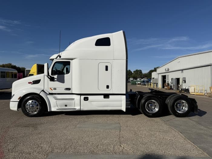 2022 Peterbilt 579 — photo 40