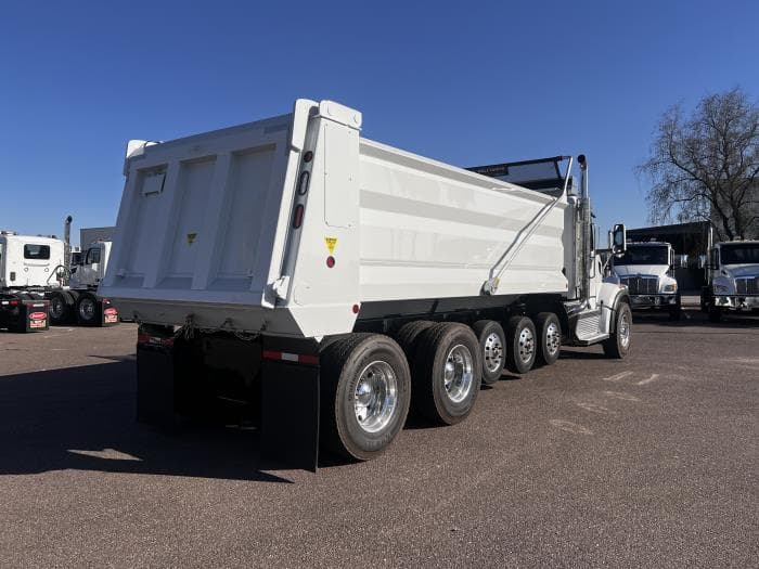 2026 Peterbilt 567 — photo 7