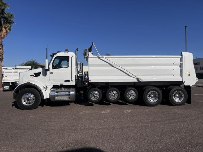 2026 Peterbilt 567 — photo 11