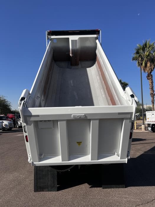 2026 Peterbilt 567 — photo 9