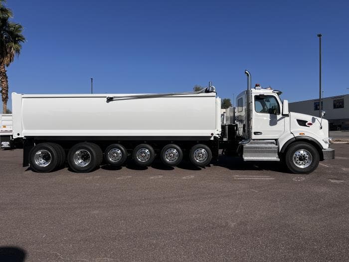 2026 Peterbilt 567 — photo 10