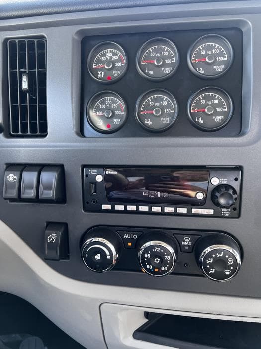 2026 Peterbilt 567 — photo 21