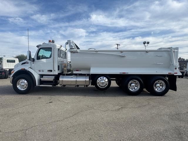 2026 Peterbilt 548 — photo 9