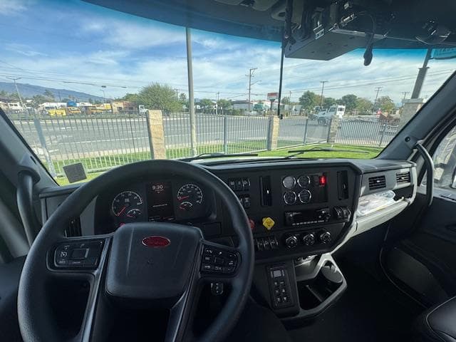 2026 Peterbilt 548 — photo 12