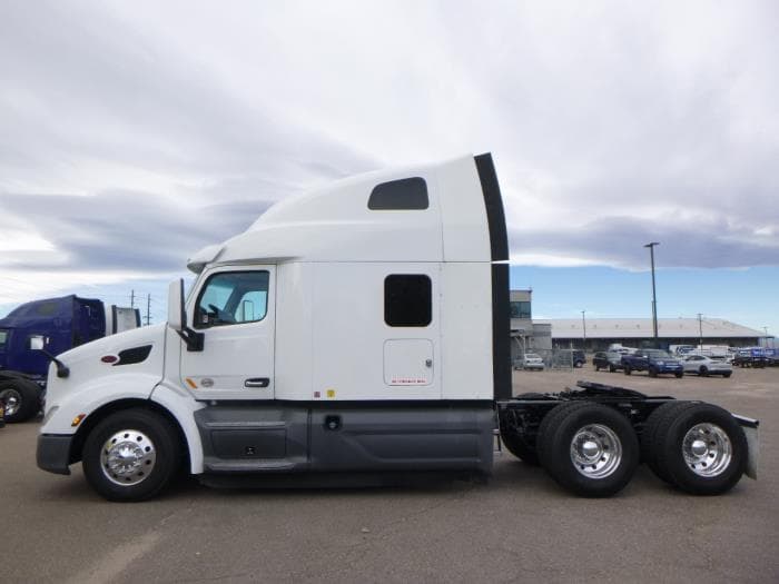 2021 Peterbilt 579 — photo 4