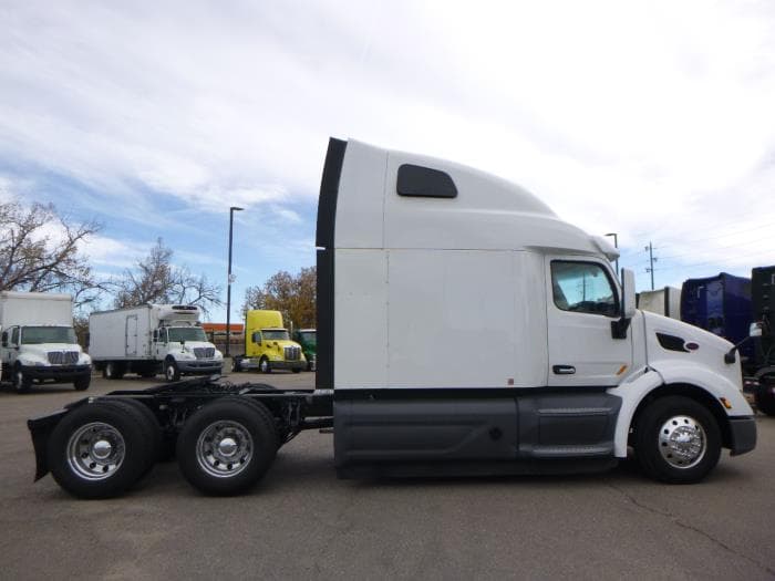 2021 Peterbilt 579 — photo 8