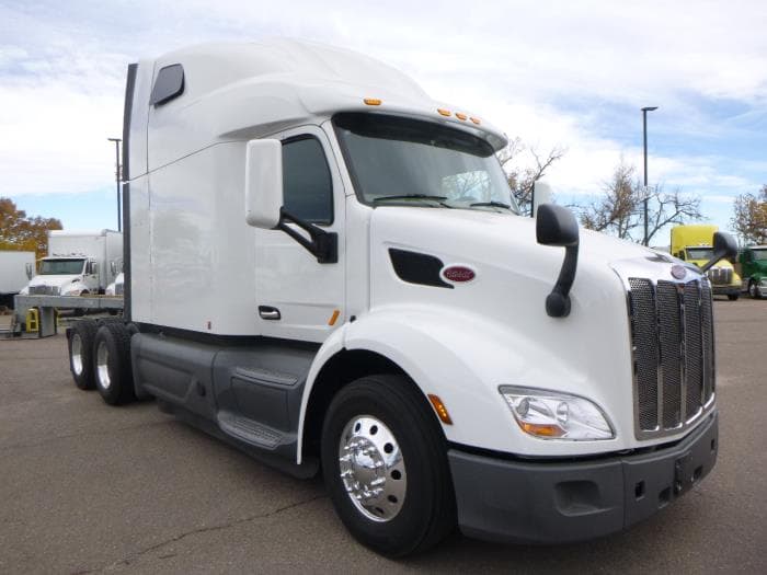 2021 Peterbilt 579 — photo 9