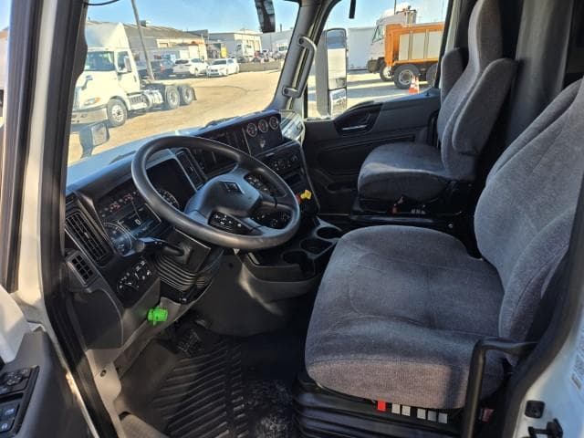 2023 International LT — photo 8