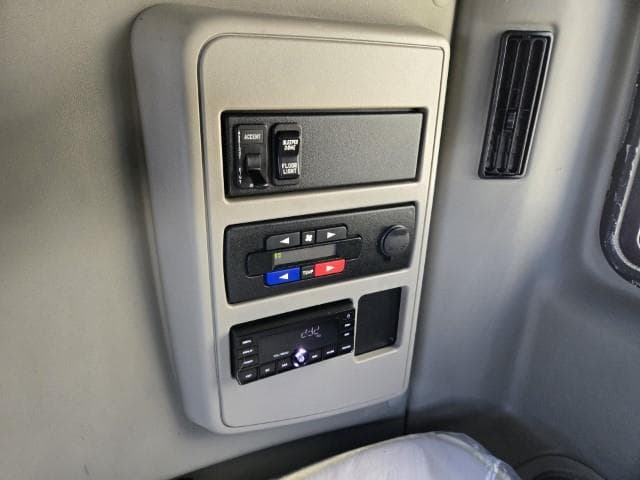 2023 International LT — photo 11