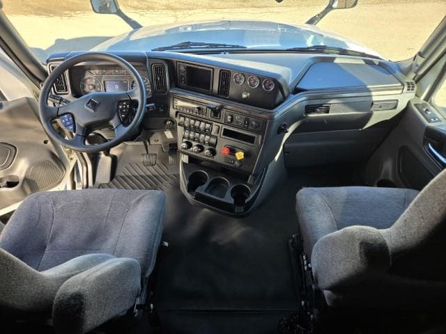 2023 International LT — photo 12