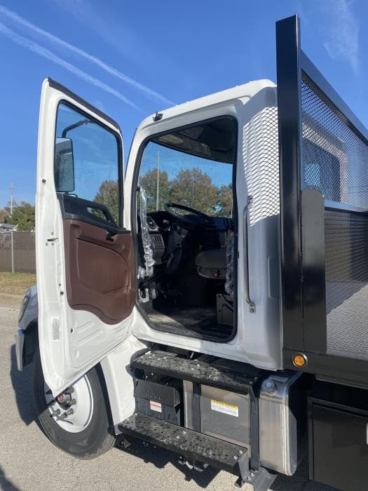 2026 Hino L6 — photo 8