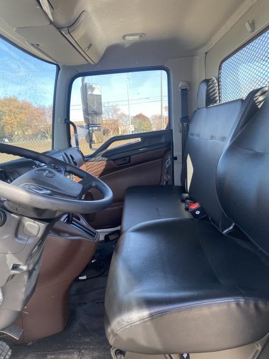 2026 Hino L6 — photo 9