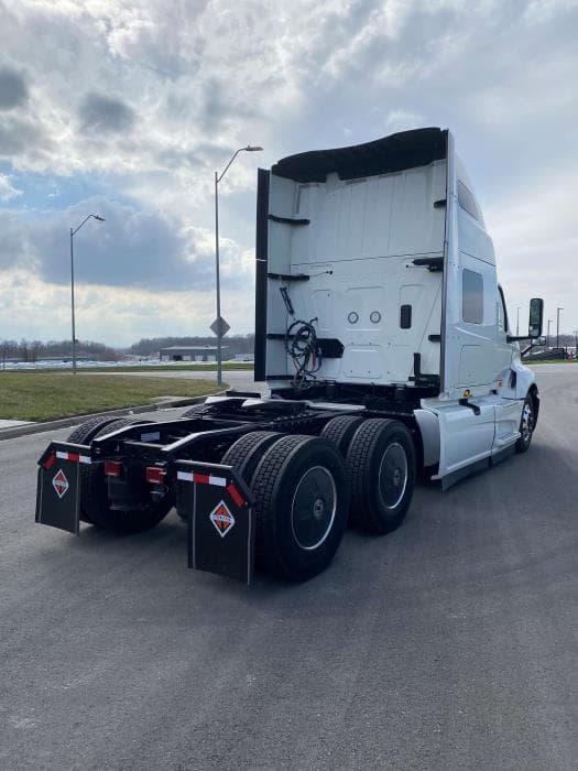 2026 International LT — photo 6