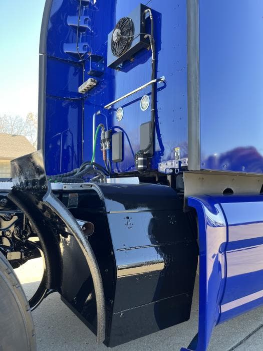 2022 Peterbilt 579 — photo 9