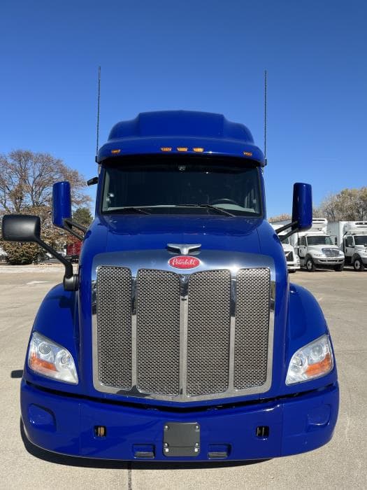 2022 Peterbilt 579 — photo 10