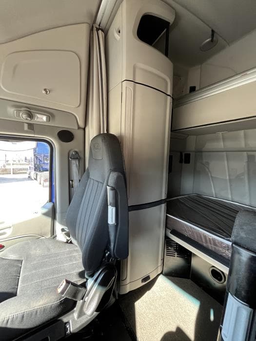 2022 Peterbilt 579 — photo 14