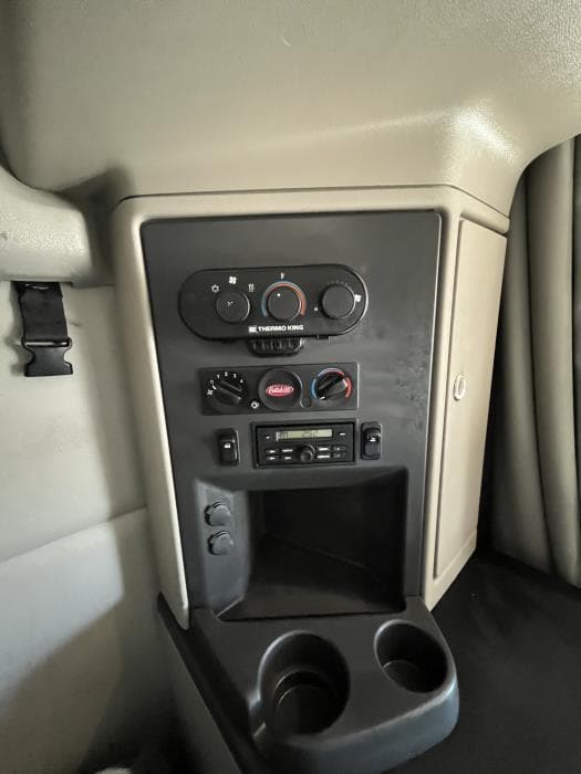 2022 Peterbilt 579 — photo 16