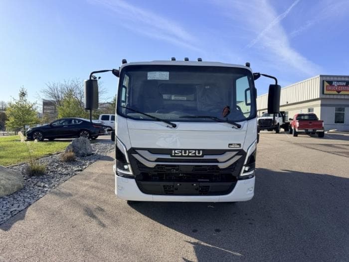 2025 Isuzu NRR — photo 13