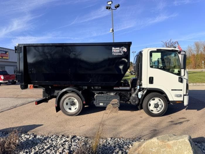 2025 Isuzu NRR — photo 4