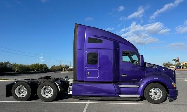 2021 Kenworth T680 — photo 5