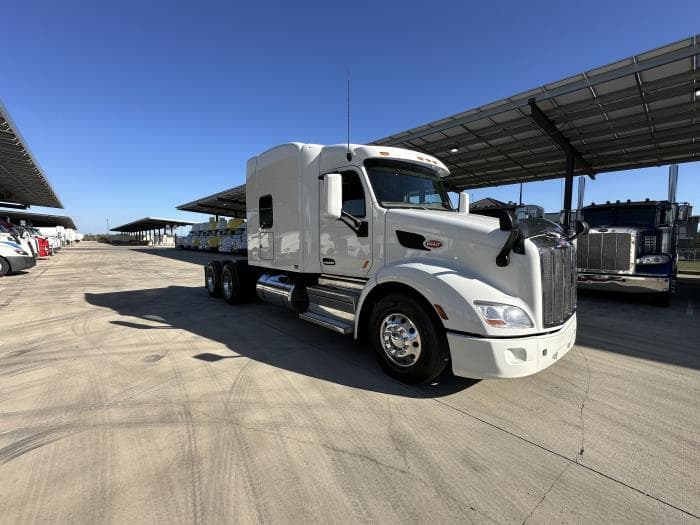 2022 Peterbilt 579 — photo 3
