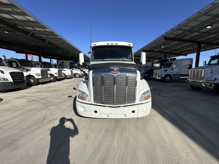 2022 Peterbilt 579 — photo 4