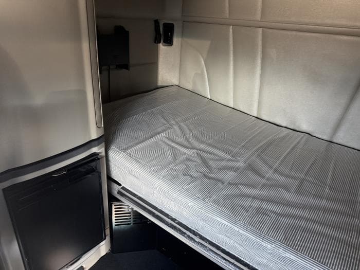 2021 Peterbilt 579 — photo 11