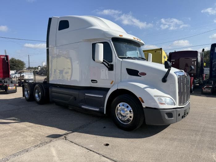 2021 Peterbilt 579 — photo 26