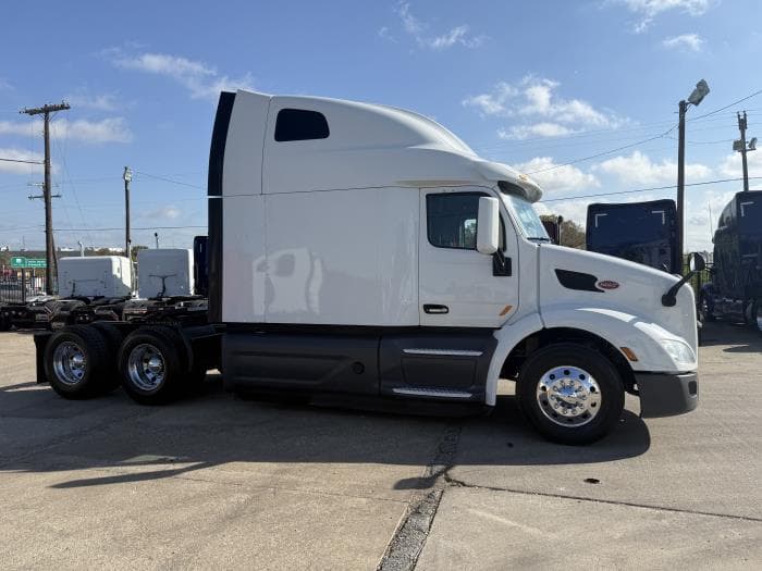 2021 Peterbilt 579 — photo 27