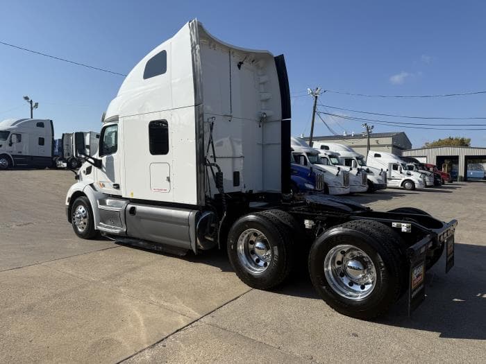 2021 Peterbilt 579 — photo 39