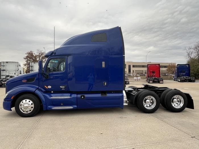 2022 Peterbilt 579 — photo 3