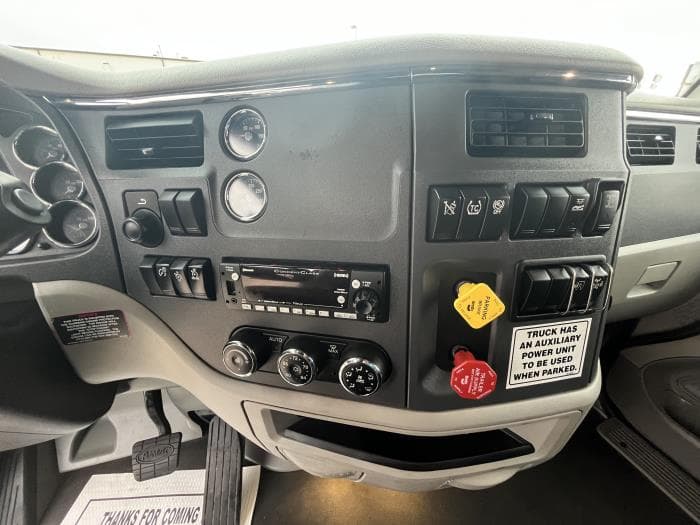 2022 Peterbilt 579 — photo 20