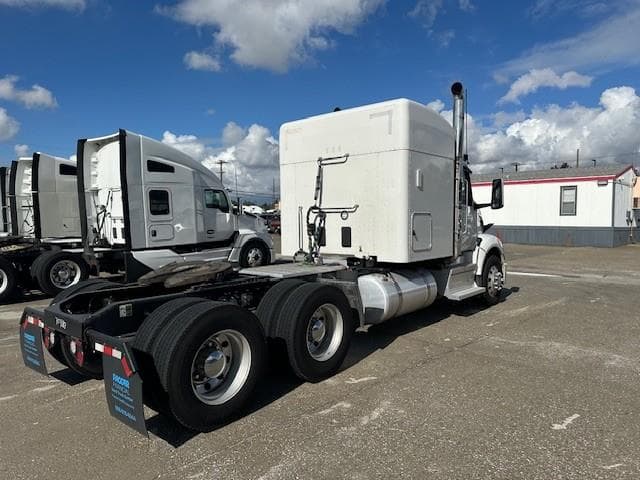 2025 Peterbilt 579 — photo 8