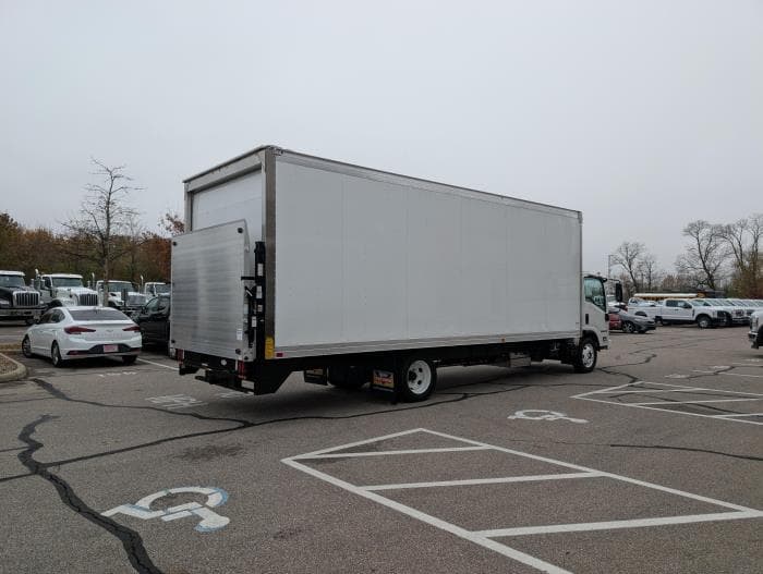 2026 Isuzu NRR — photo 9